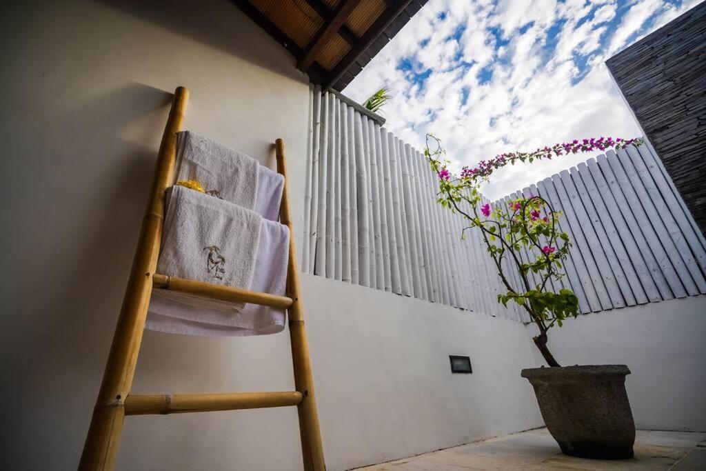 Villa Luna Sunset Beach Gili Trawangan Buitenkant foto