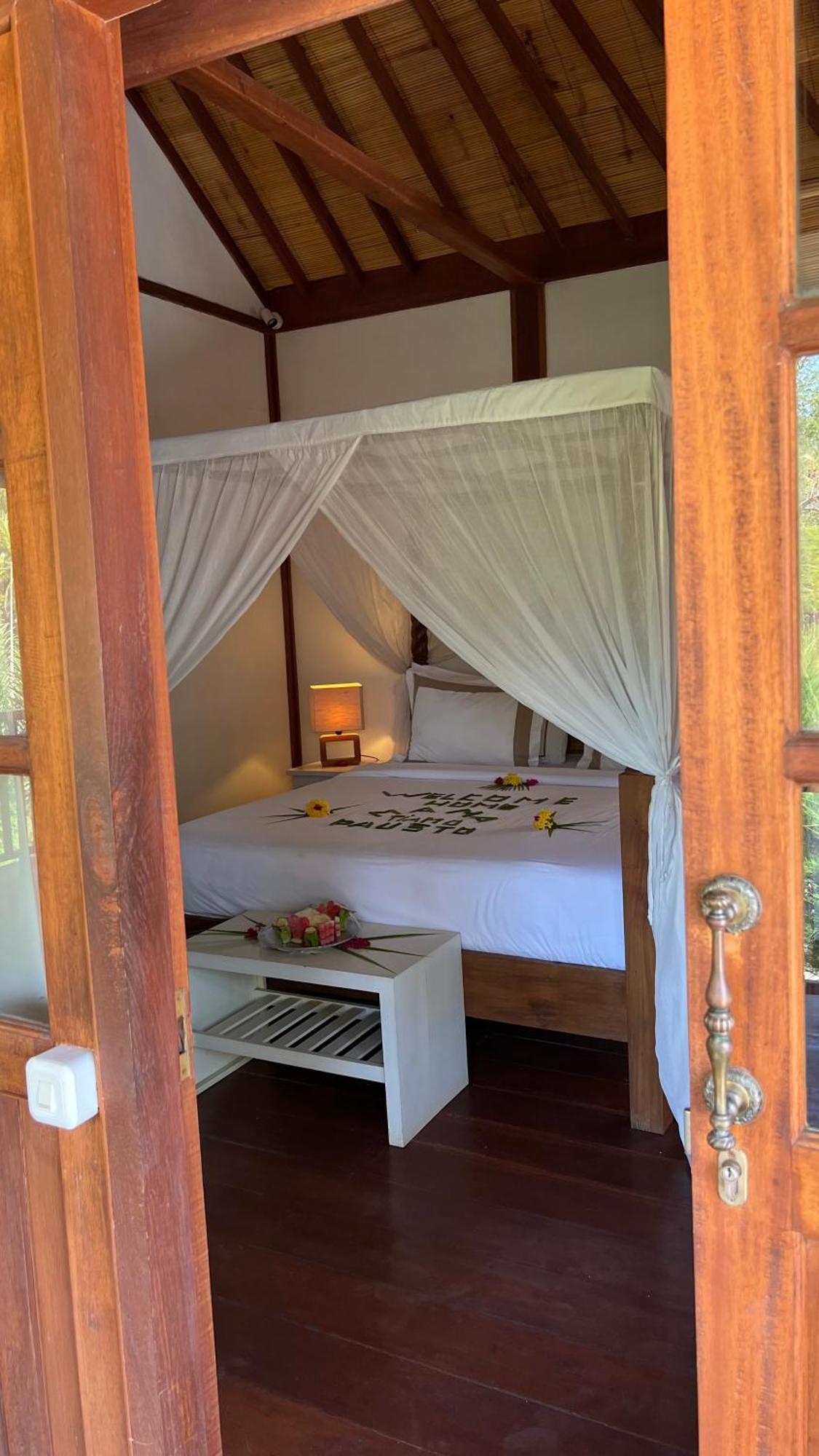 Villa Luna Sunset Beach Gili Trawangan Buitenkant foto