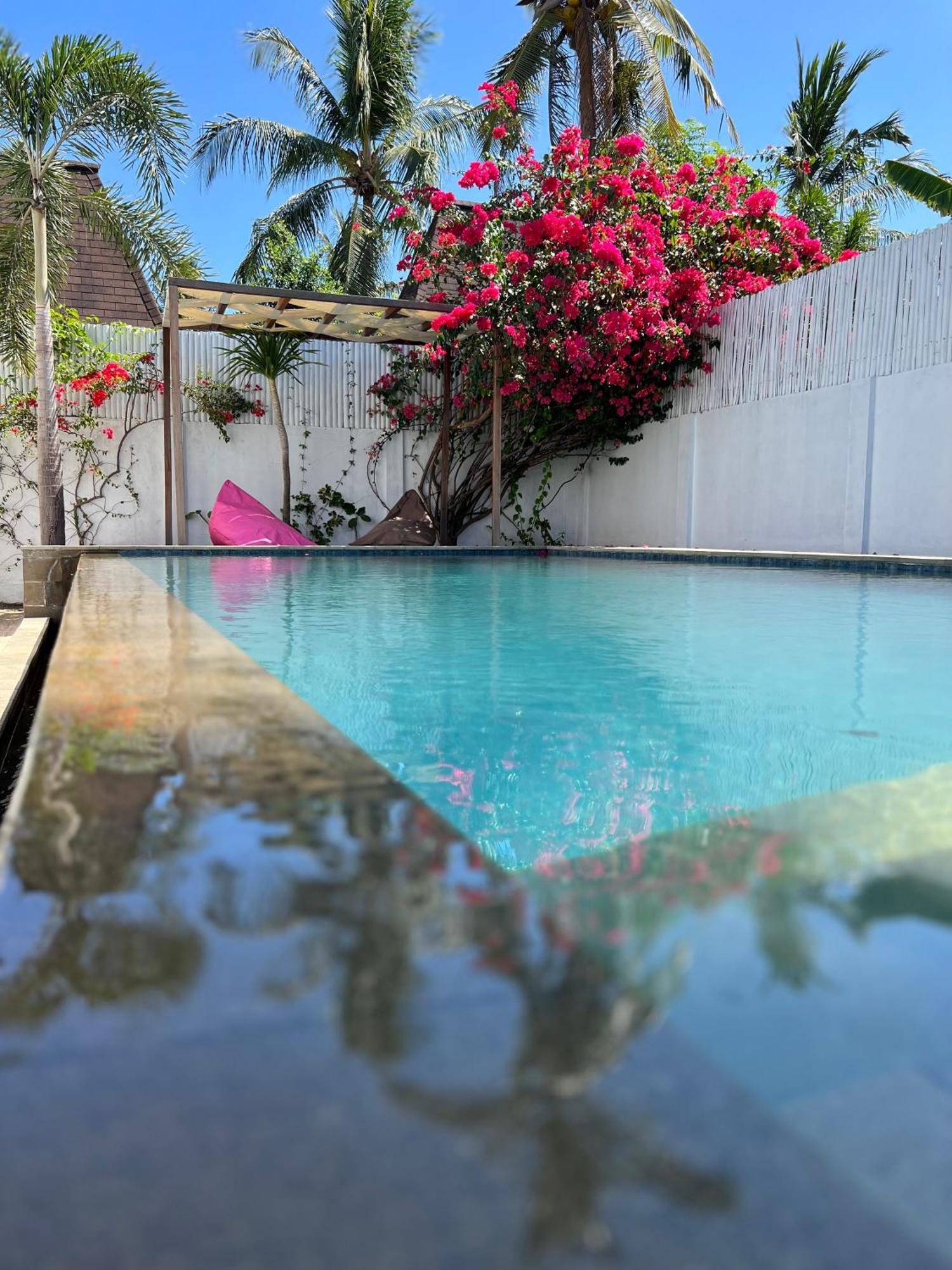Villa Luna Sunset Beach Gili Trawangan Buitenkant foto