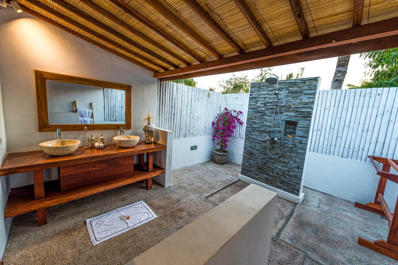 Villa Luna Sunset Beach Gili Trawangan Buitenkant foto